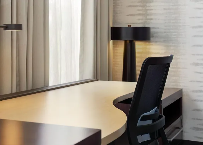 Hotel By Marriott Decatur 3*