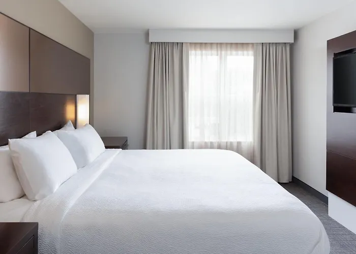 By Marriott Decatur 3*