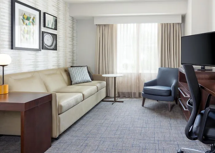 By Marriott Decatur Forsyth