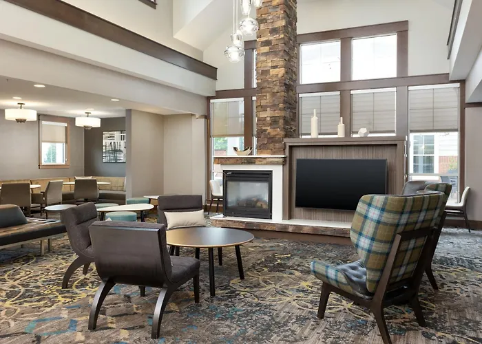 By Marriott Decatur Hotel Forsyth