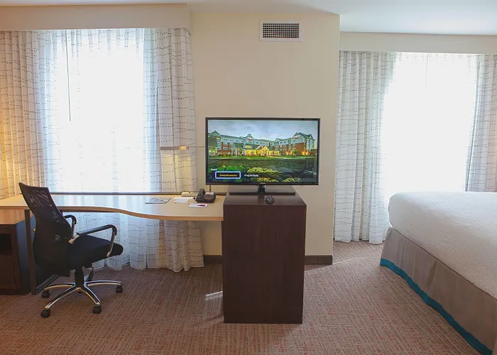 By Marriott Decatur 3* Forsyth