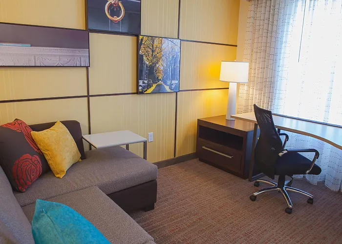 By Marriott Decatur Hotel Forsyth
