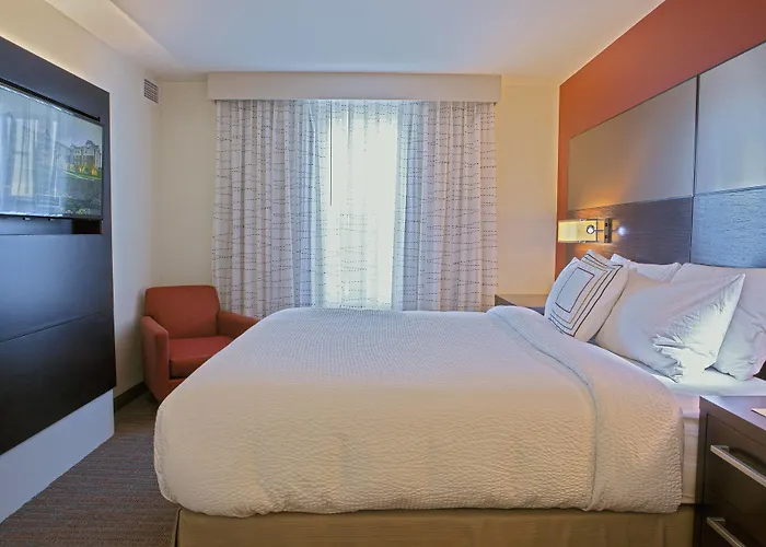 By Marriott Decatur Hotel