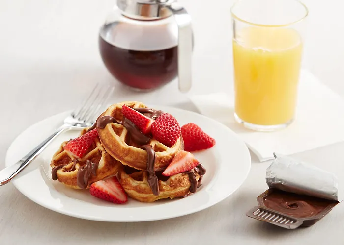 By Marriott Decatur Hotel 3*