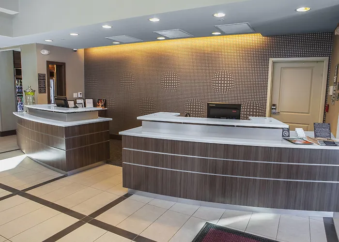 By Marriott Decatur Hotel Forsyth