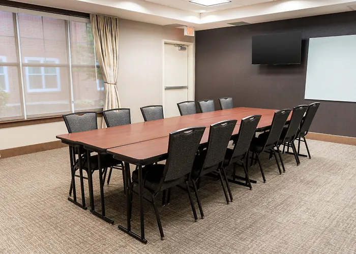 Hotel By Marriott Decatur 3*