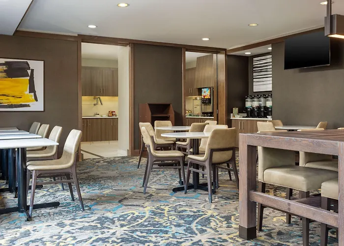 By Marriott Decatur 3* Forsyth