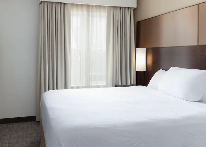 By Marriott Decatur 3*