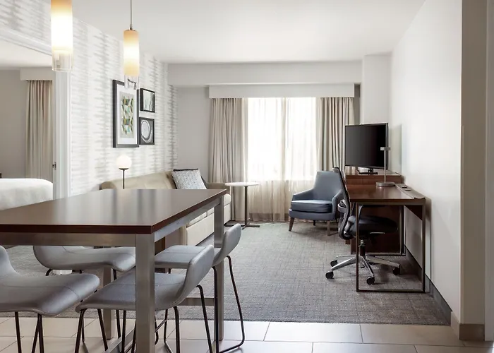 By Marriott Decatur 3*