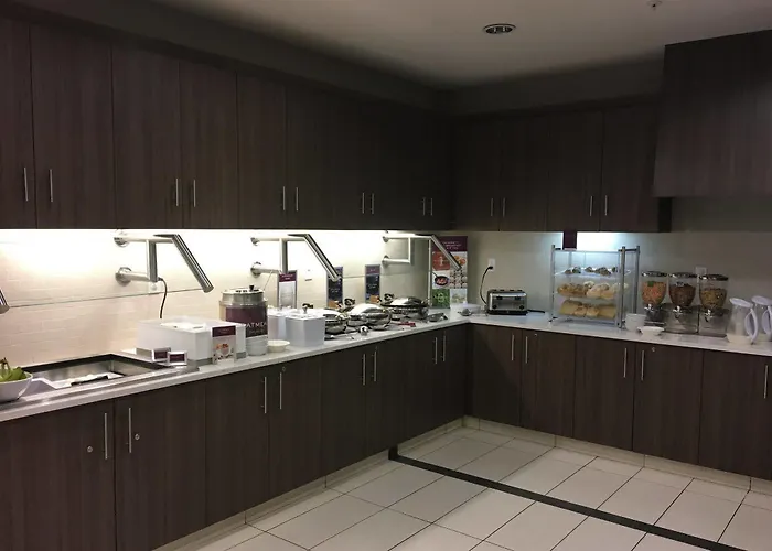 By Marriott Decatur Hotel 3*